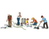 Woodland Scenics A1915 Lawn Workers - HO Scale People (Suit Hornby OO Sets)